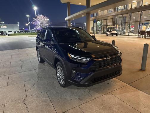 2023 Toyota RAV4 XLE Premium