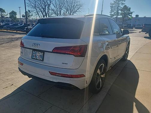 2023 Audi Q5 45 S line Prestige