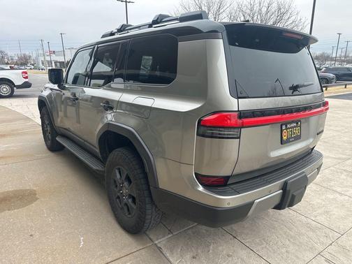 Atomic Silver/Black 2024 Lexus GX 550 Overtrail+