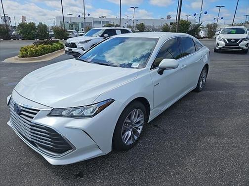 2021 Toyota Avalon Hybrid XLE Plus