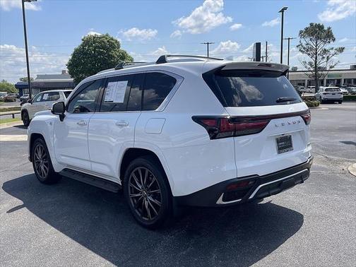 2022 Lexus LX 600 Base