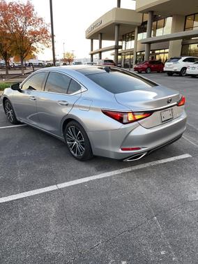 2022 Lexus ES 350 Base