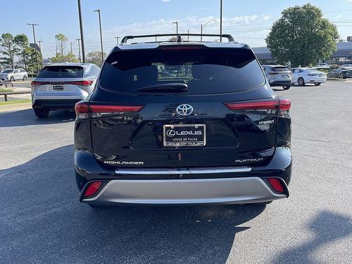 2021 Toyota Highlander Hybrid Platinum