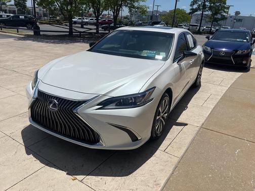 2021 Lexus ES 300h Base