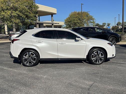 2025 Lexus UX 300h Premium