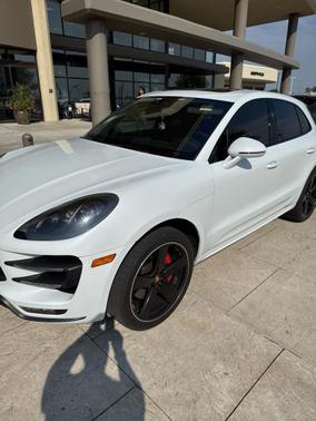 2016 Porsche Macan Turbo