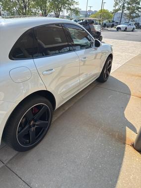 2016 Porsche Macan Turbo