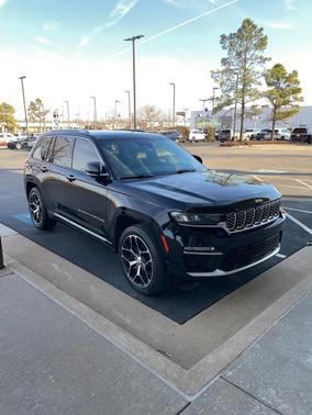 2022 Jeep Grand Cherokee Summit