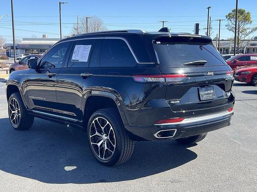 2022 Jeep Grand Cherokee Summit