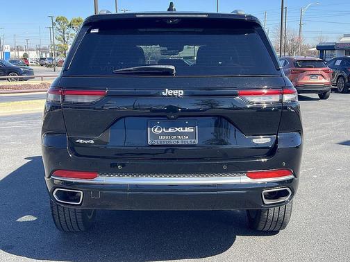 2022 Jeep Grand Cherokee Summit