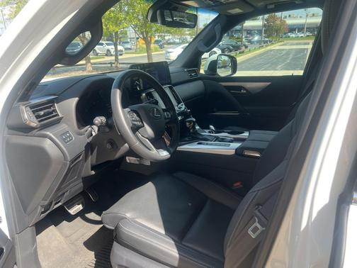 2024 Lexus LX 600 Base