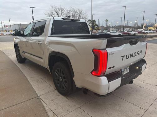 2024 Toyota Tundra Hybrid Platinum