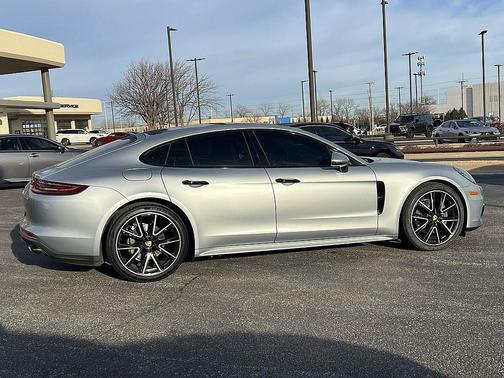 2018 Porsche Panamera 4S