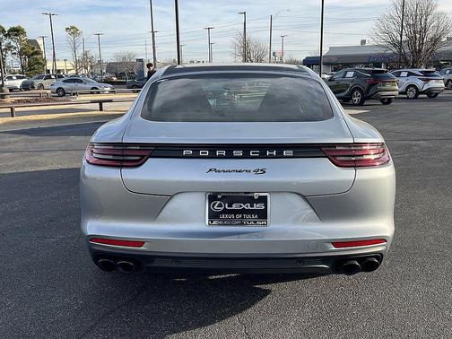 2018 Porsche Panamera 4S