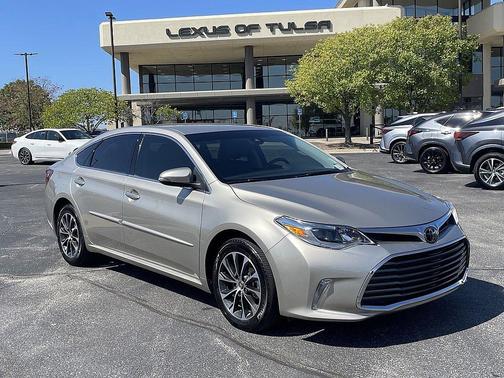 2017 Toyota Avalon XLE