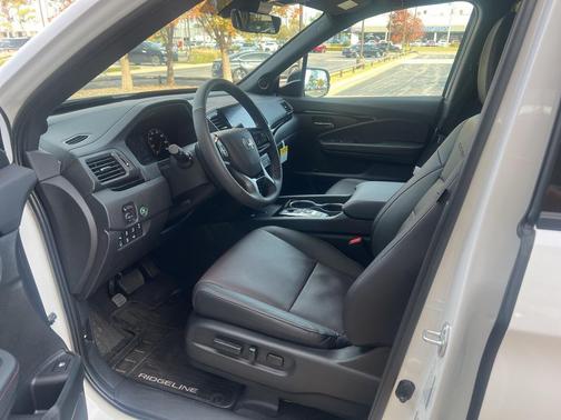 2025 Honda Ridgeline Black