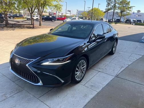 2021 Lexus ES 300h Ultra Luxury