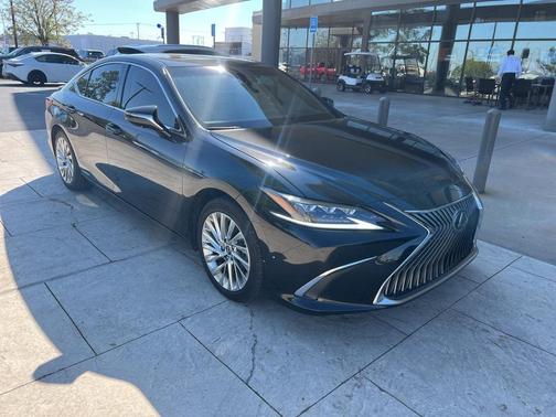 2021 Lexus ES 300h Ultra Luxury