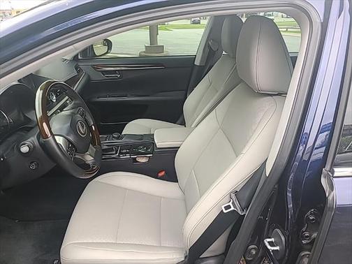 2017 Lexus ES 350 Base