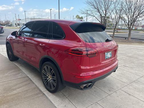 Carmine Red 2016 Porsche Cayenne Cayenne