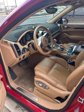 Carmine Red 2016 Porsche Cayenne Cayenne