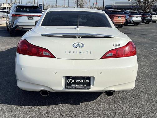 2015 INFINITI Q60 S
