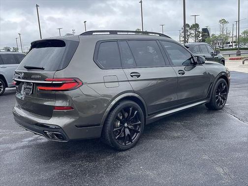 2023 BMW X7 M60i