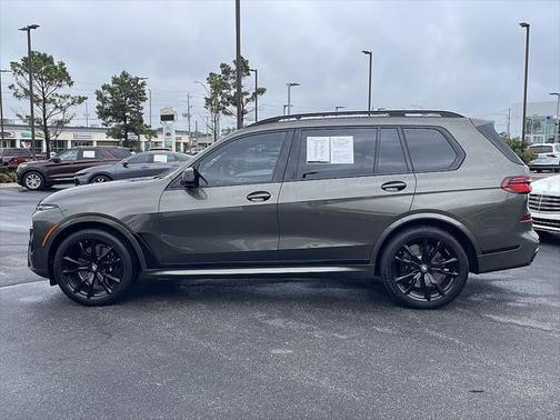 2023 BMW X7 M60i