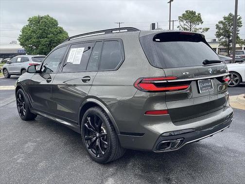 2023 BMW X7 M60i