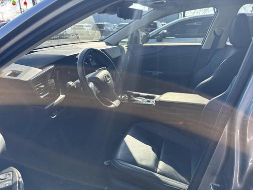 2023 Lexus NX 450h+ Luxury