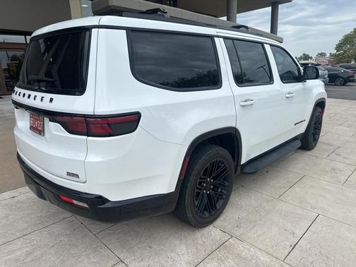 2022 Jeep Wagoneer Series III Carbide 4x4