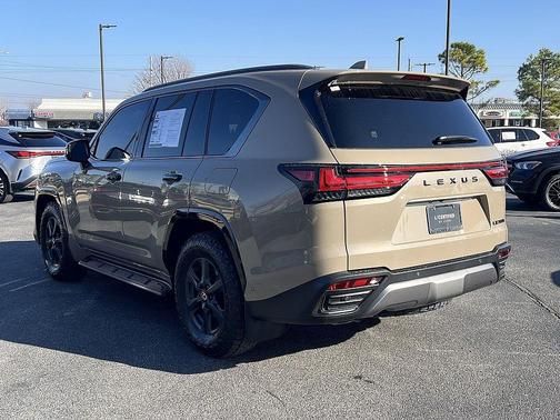 2025 Lexus LX 700h Overtrail