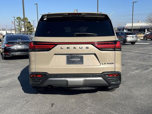 2025 Lexus LX 700h Overtrail