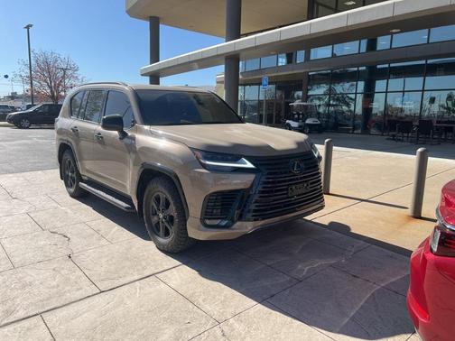 2025 Lexus LX 700h Overtrail
