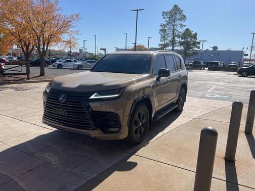 2025 Lexus LX 700h Overtrail