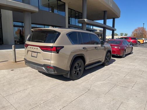 2025 Lexus LX 700h Overtrail