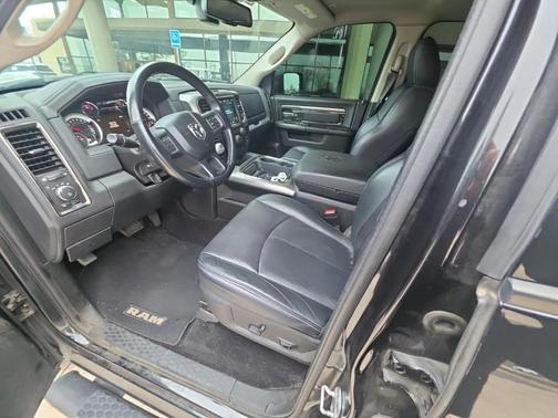 2018 RAM 1500 Night Crew Cab 4x4 5'7' Box