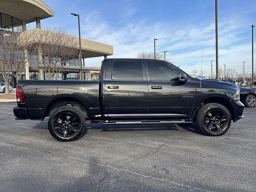 2018 RAM 1500 Night Crew Cab 4x4 5'7' Box