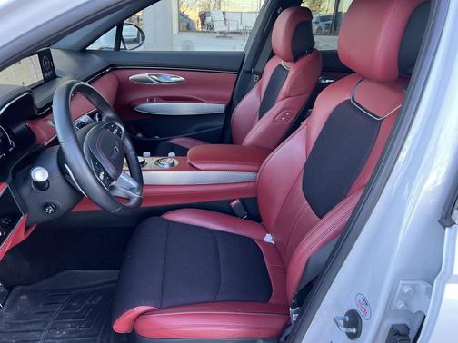 2023 Genesis GV70 2.5T AWD