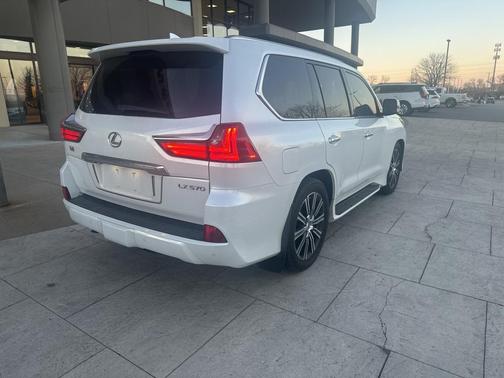 2021 Lexus LX 570 Three-Row
