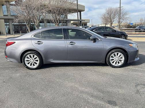 2015 Lexus ES 300h Base