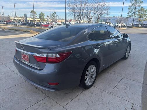 2015 Lexus ES 300h Base