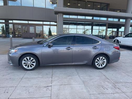 2015 Lexus ES 300h Base