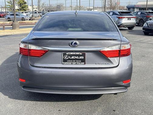 2015 Lexus ES 300h Base