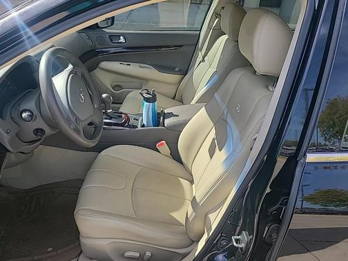 2011 INFINITI G37 Journey