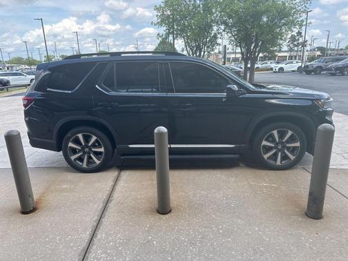 -Select- 2023 Honda Pilot AWD Elite