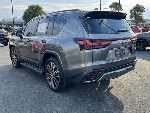 2025 Lexus LX 700h Luxury