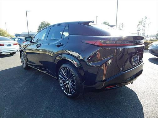 2023 Lexus RZ 450e Luxury