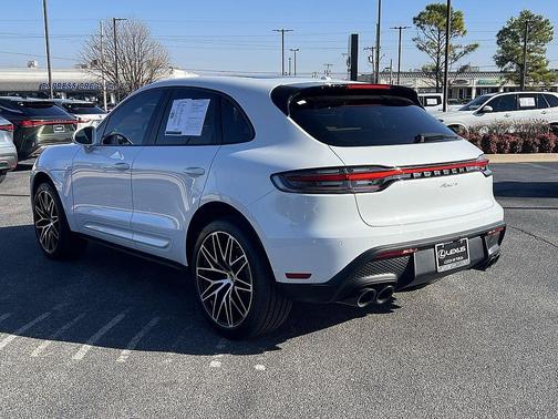 2022 Porsche Macan Base