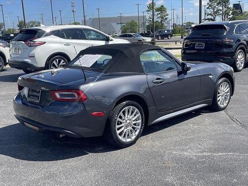 2018 FIAT 124 Spider Base